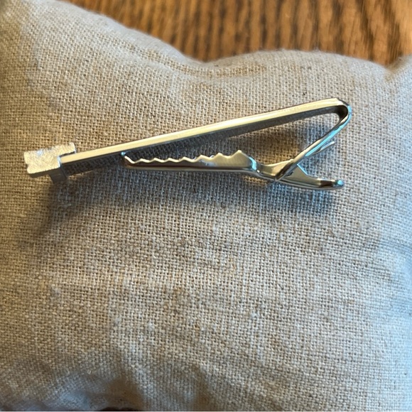 T Monogram Initial Letter Font Vintage DANTE Tie Bar Clip - Picture 5 of 8